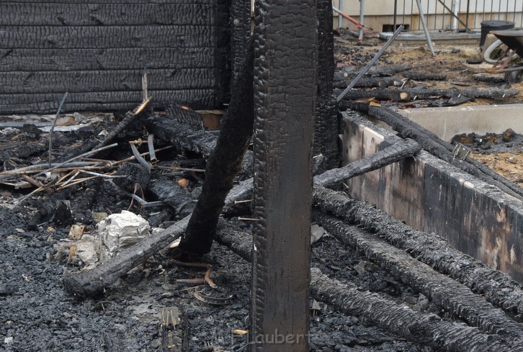 Schwerer Brand in Einfamilien Haus Roesrath Rambruecken P060.JPG - Miklos Laubert